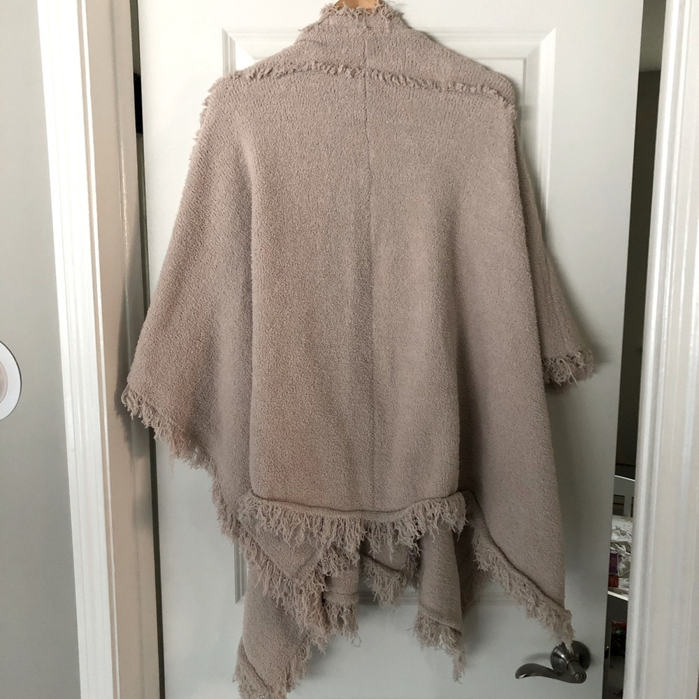 Barefoot Dreams Cozy Chic Fringe Poncho Shawl Beige - Picture 3 of 10